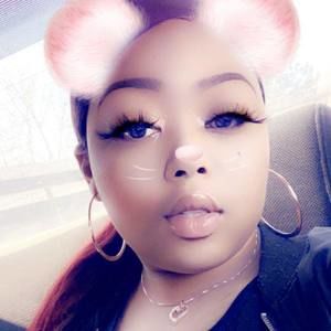 Meet your Posher, Carrie